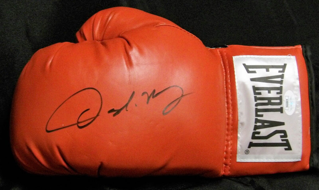 Oscar de la Hoya Boxer Signed Red Everlast Boxing Glove