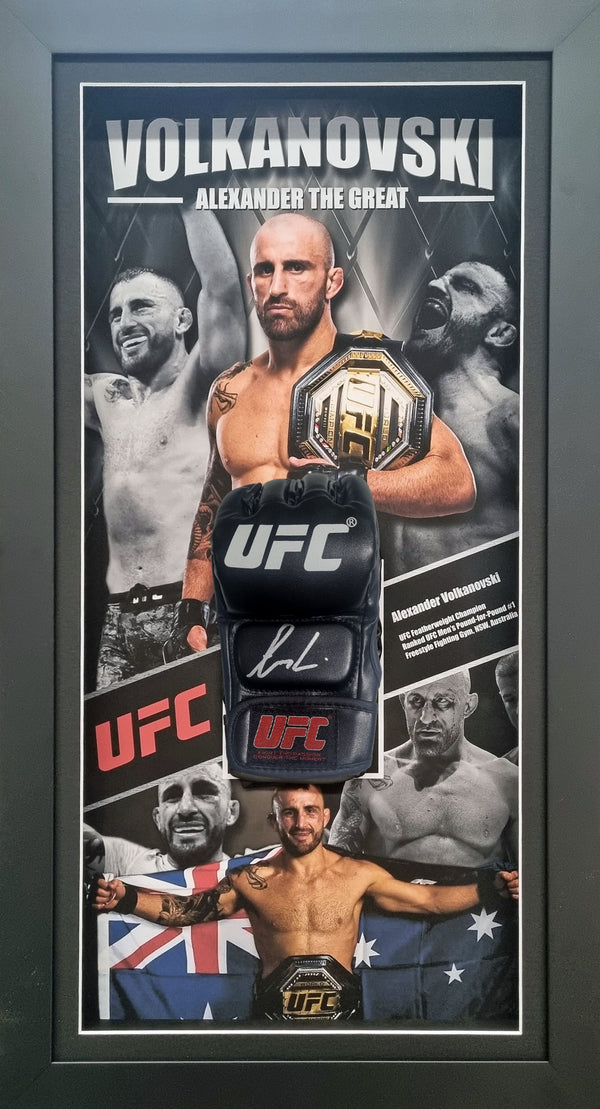 Alexander Volkanovski Signed & Framed UFC Glove - James Spence JSA #CE52068