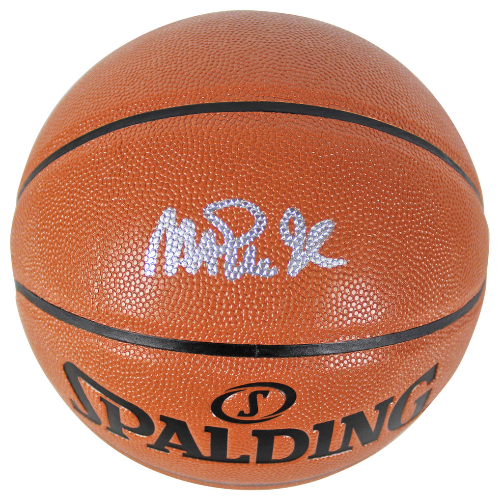 Magic JOHNSON LA LAKERS Signed FULL Size Basketball with Beckett USA Authentication